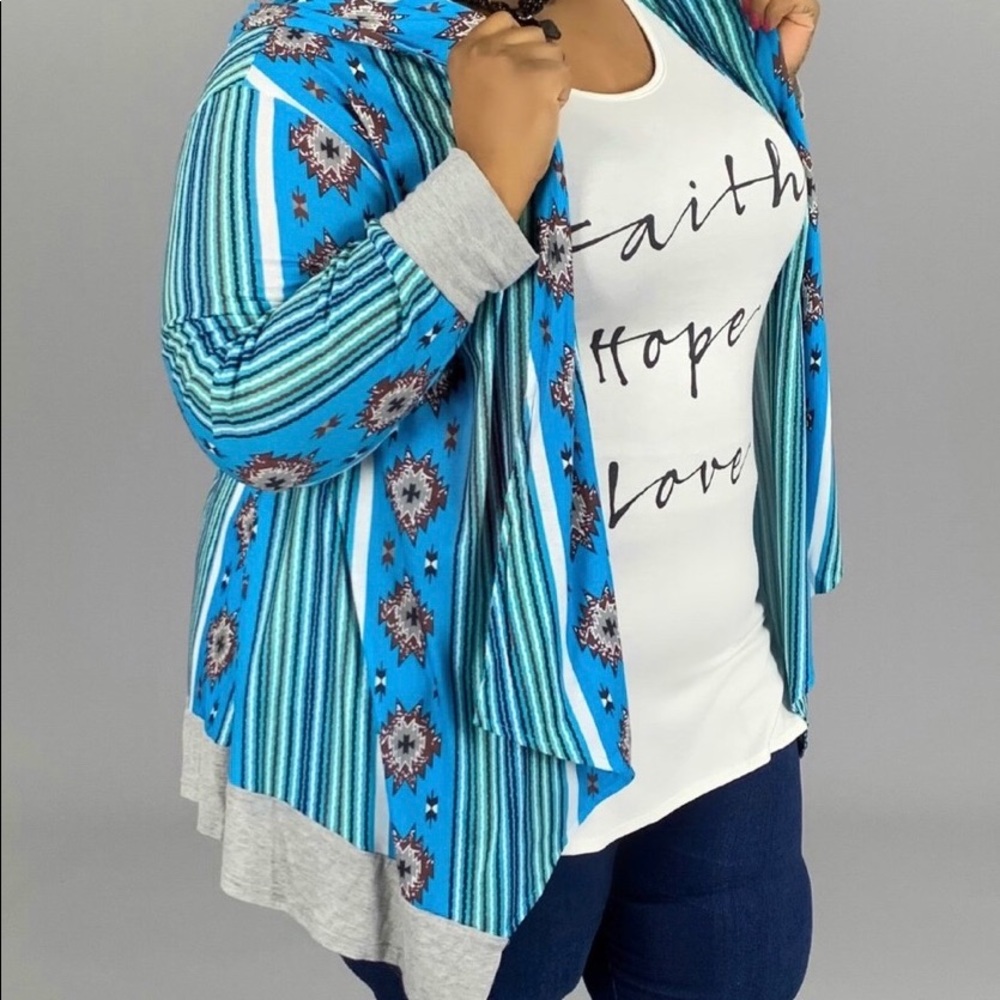 Outerwear never worn. Ordered to big.
